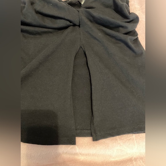 Twist Front Top - Picture 3 of 6